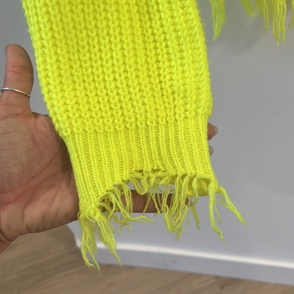 Sweater - Picture 3 of 4